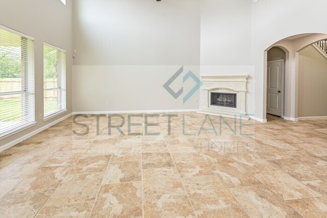 Building Photo - REDUCED!