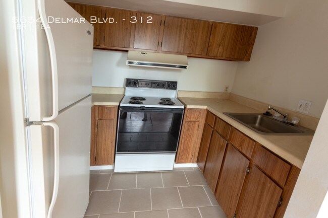 Building Photo - 5654 Delmar Blvd
