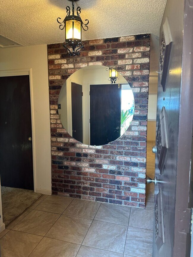 Foto del edificio - 1434 W Monte Vista Ave