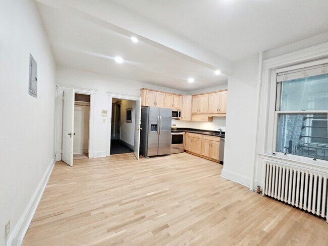 Building Photo - 1774 Beacon St
