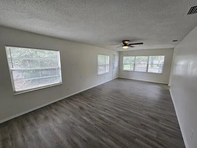 Foto del edificio - 50 6th St