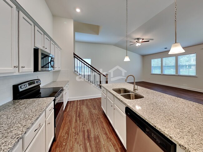Foto del edificio - 5215 Smithbriar Dr