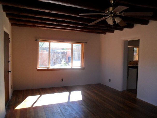 Building Photo - 1616 Griegos Rd NW