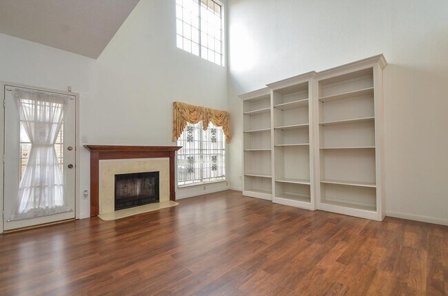 Building Photo - 7350 Kirby Dr