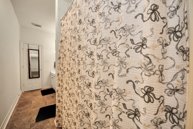 Foto del edificio - 825 Rosine St