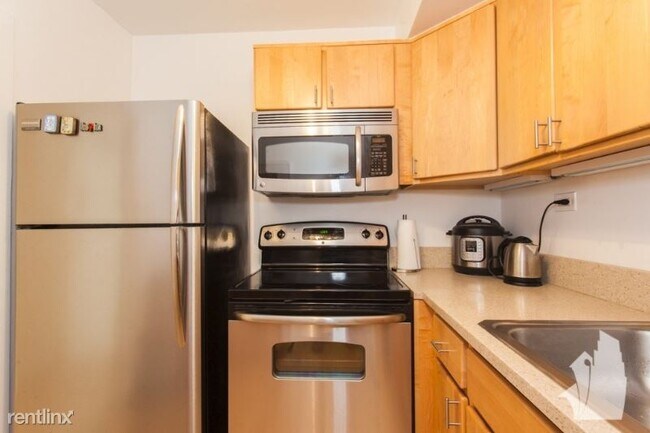 Foto del edificio - 3180 N Lake Shore Dr