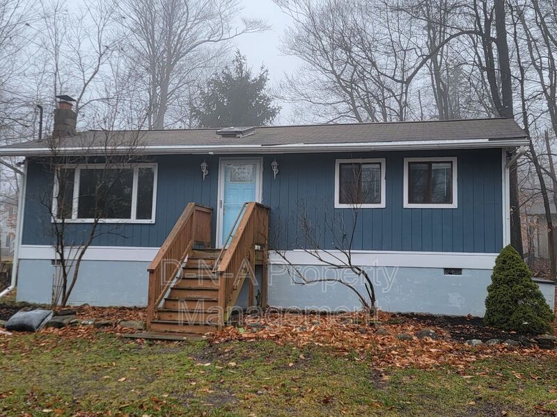 6126 Boardwalk Dr, Tobyhanna, PA 18466 House Rental in Tobyhanna, PA
