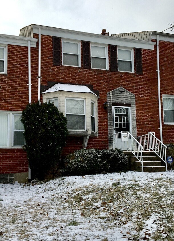 Primary Photo - Charming 3 Bedroom Townhome in Loch Raven!