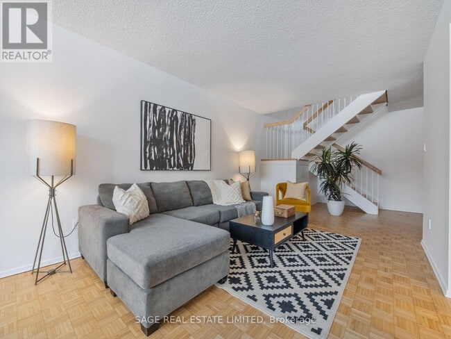 Building Photo - 30 Glen Elm Ave