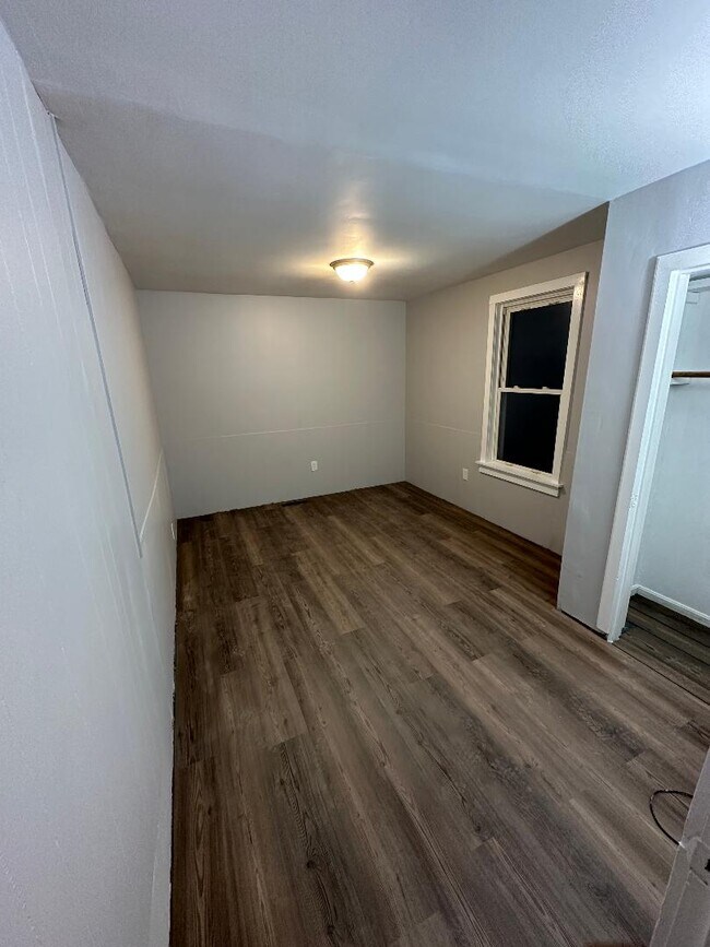 Main bedroom - 32 H St