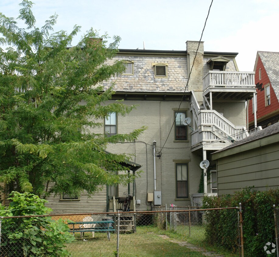 Building Photo - 737-739 W 3rd St