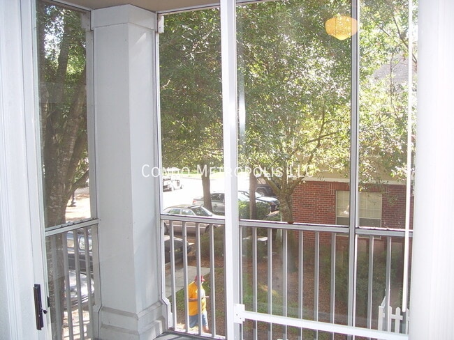 Building Photo - 8300 Elm Park Dr