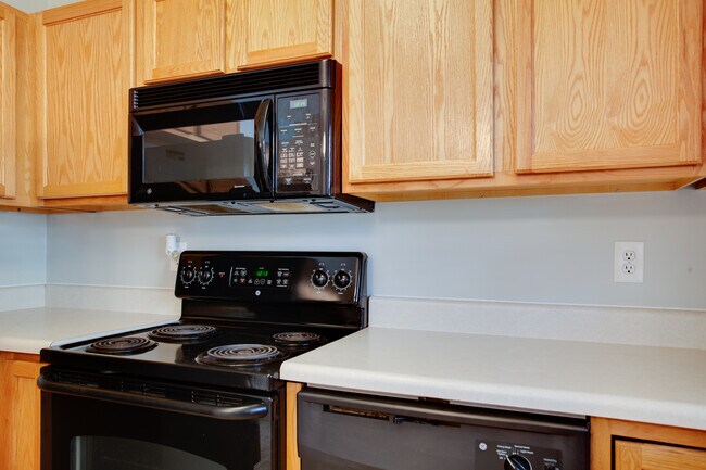Building Photo - 1653 Maple View Way