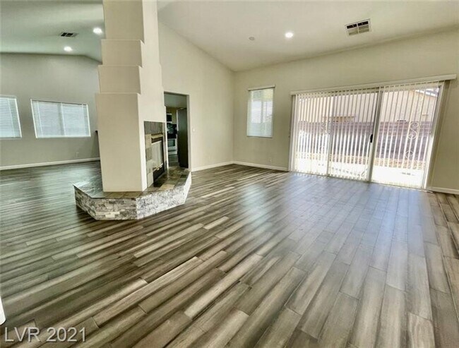 Foto del edificio - Gorgeous Fully Renovated Home