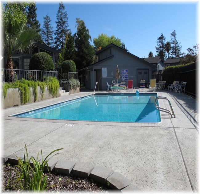 Building Photo - 7443 Tulare Hill Dr
