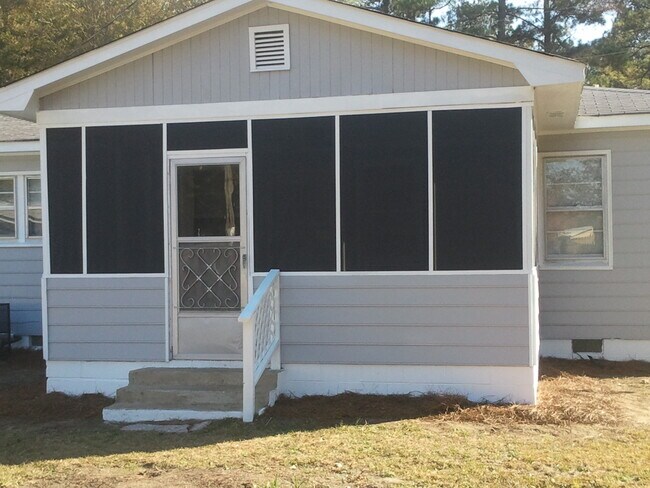 Building Photo - 146 Mills Rd