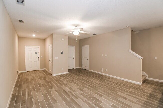 Foto del edificio - 339 Cherry Ridge Dr