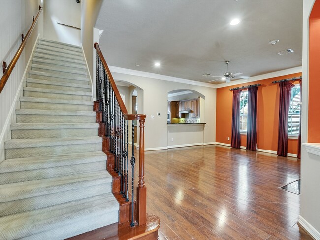 Building Photo - 1502 Olive Pl