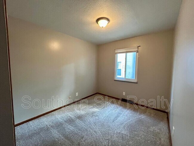 Building Photo - 2264-2266 5th St SW