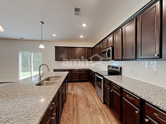 Building Photo - 4511 Tarpon Dr