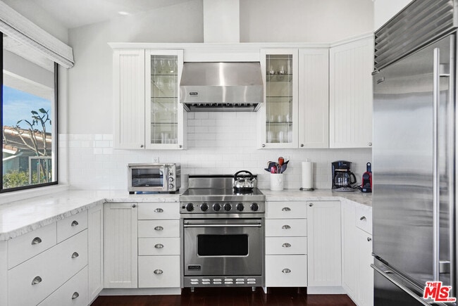 Building Photo - 6787 Las Olas Way