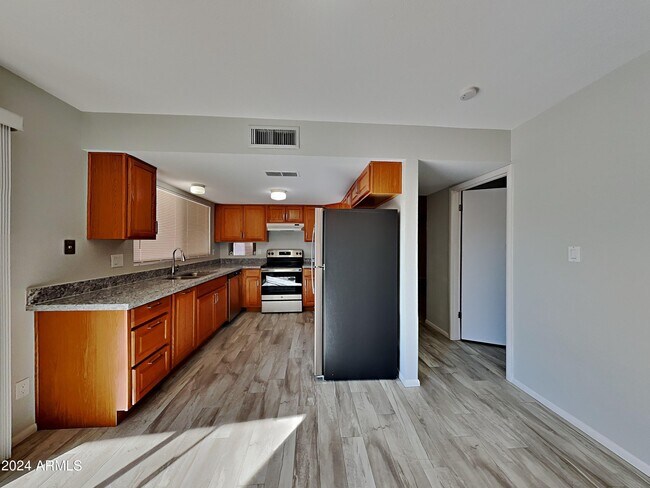 Foto del edificio - 5119 W Cortez St
