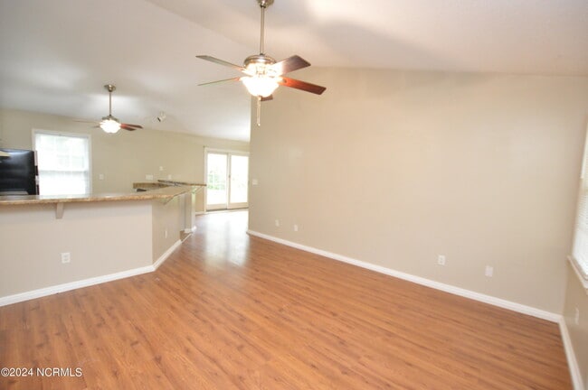 Building Photo - 121 Hunting Green Dr