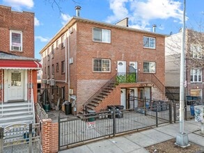 Building Photo - 2220 Chatterton Ave