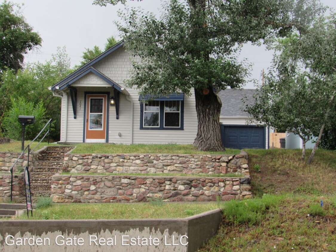 Primary Photo - 3 br, 2 bath House - 1041 S. McKinley St.