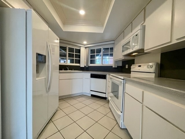 Building Photo - 4300 Via Dolce