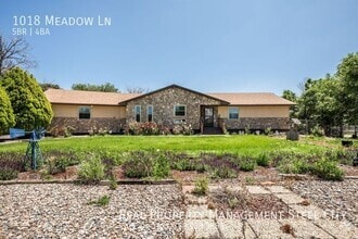 Building Photo - 1018 Meadow Ln