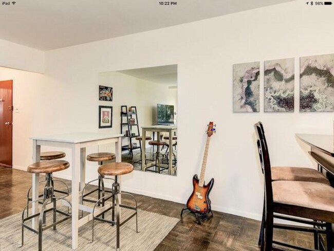 Foto del edificio - 4200 Cathedral Ave NW