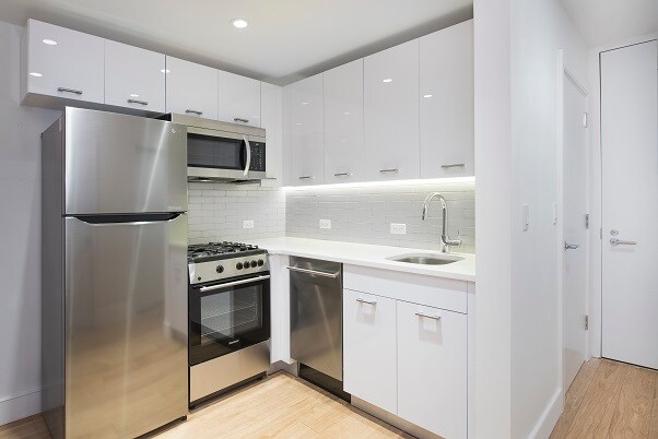 Foto principal - 222 E 44th St