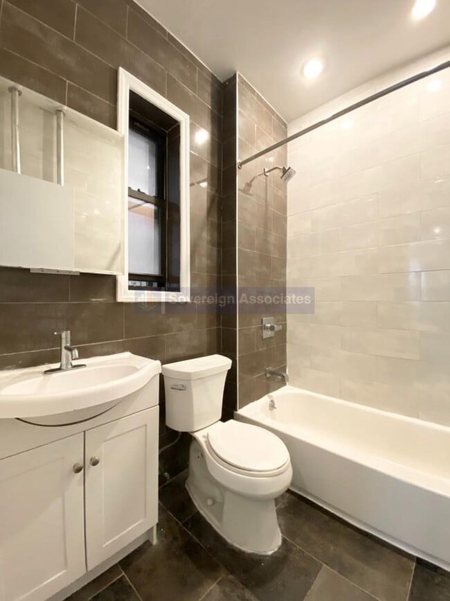 Building Photo - 523 W 156th St