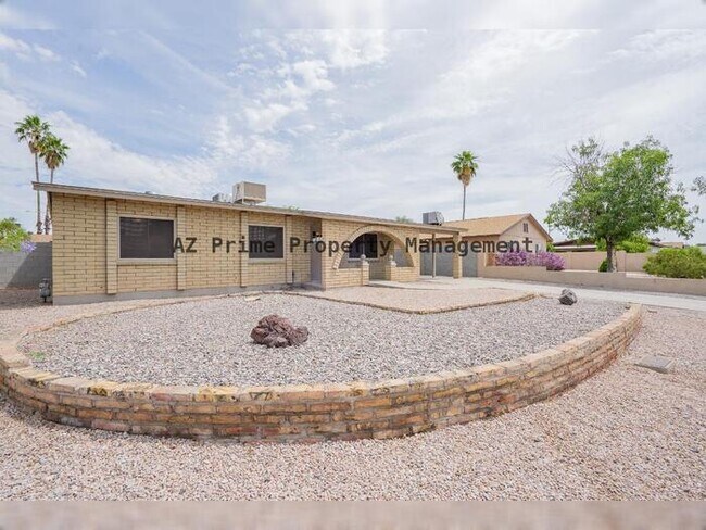 Foto del edificio - 1902 E EMERALD AVE, MESA AZ