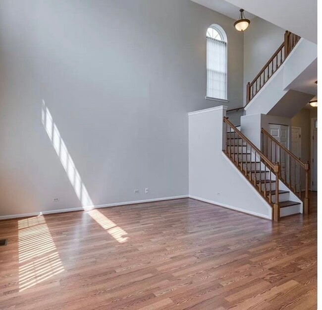 Building Photo - 1 S Oakhurst Dr