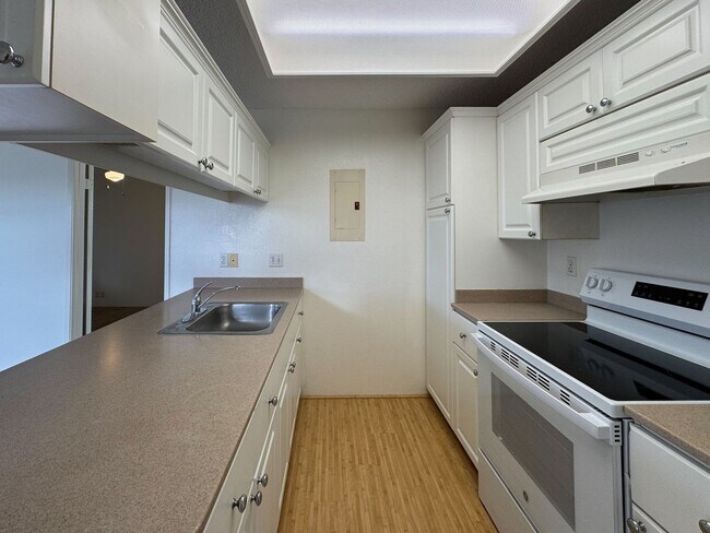 Foto del edificio - Available June 1. 1BD/1BA/1PKG at Royal Palm in Waipio.