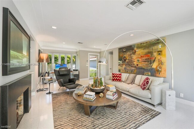Foto del edificio - 2 br, 2 bath House - 5327 Alton Rd