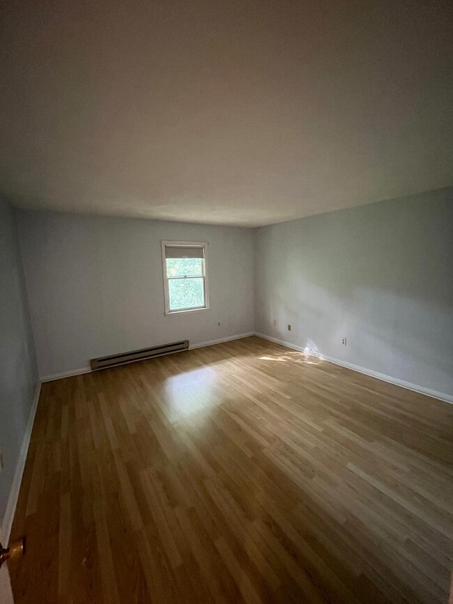 Building Photo - 200 Manville Hill Rd