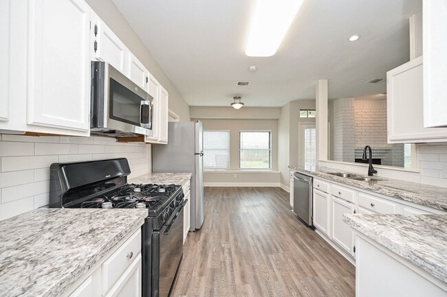 Building Photo - 3030 Great Lakes Ave