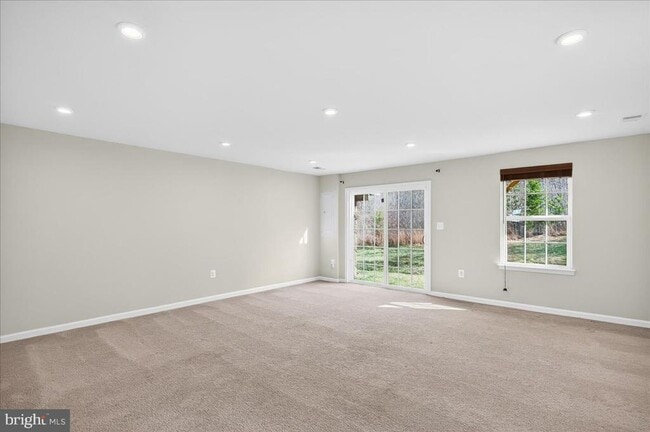 Building Photo - 8439 Devries Ln