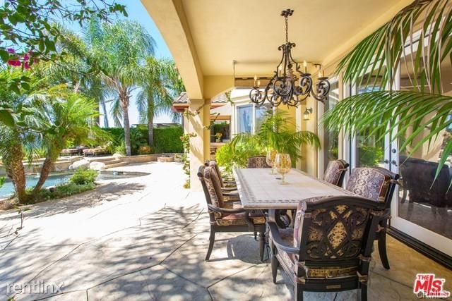 Building Photo - 5 br, 4.5 bath House - 16826 Calle de Sarah