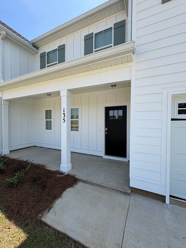 Building Photo - 135 Hunters Hill Wy
