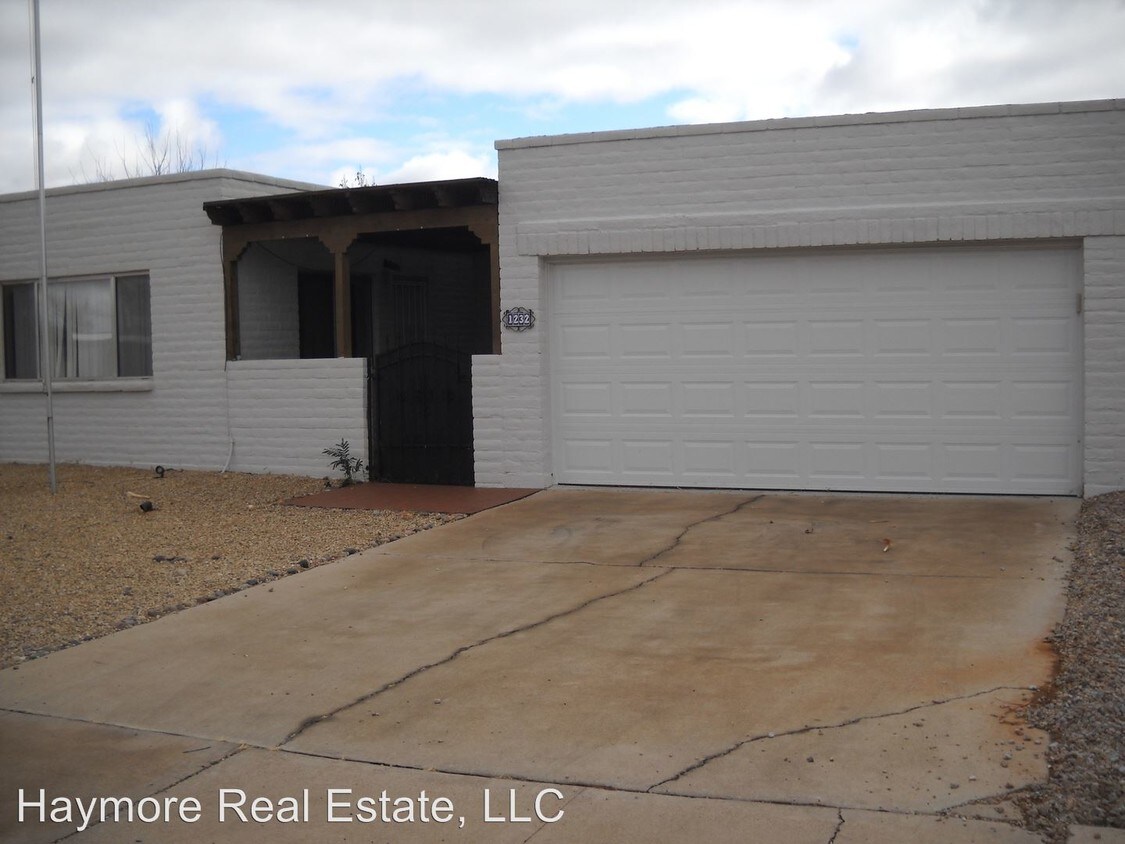 Foto principal - 1232 Carmelita Dr
