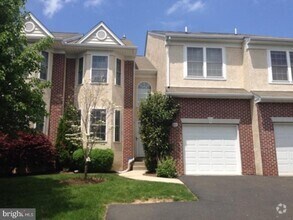 Building Photo - 810 Manchester Dr