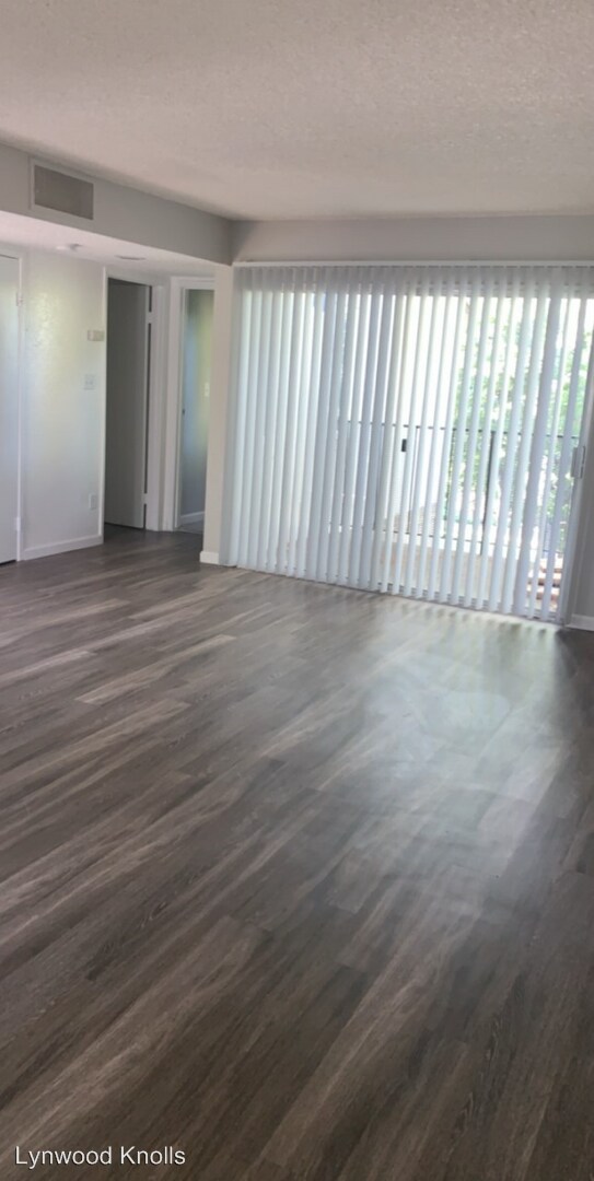 Foto del edificio - 812 Beelard Dr