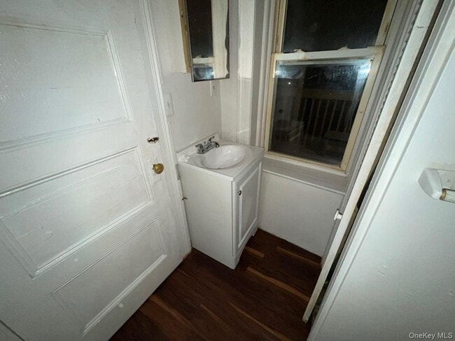 Foto del edificio - 30 E Main St