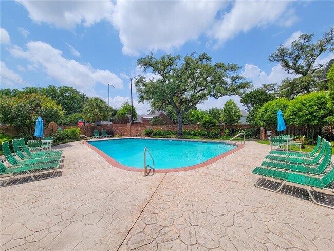 Foto del edificio - 1601 S Shepherd Dr