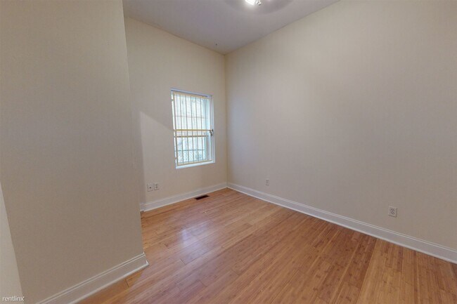 Foto del edificio - 3 br, 2 bath Triplex - 1619 DIAMOND ST Unit A