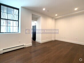 Building Photo - 45 Tiemann Pl